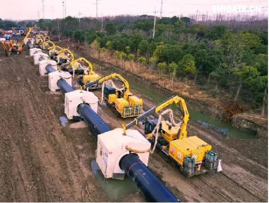 1月1日，國務院國資委新聞中心發布2024年度央企十大“超級工程”和央企十大“國之重器”，河鋼集團舞鋼公司參與研制的我國首個工業用途核能供汽項目“和氣一號”和中俄東線天然氣管道工程、中國南極秦嶺站，我國自主設計建造的首艘大洋鉆探船“夢想”號、亞洲首艘圓筒型海上油氣加工廠“海葵一號”、我國自主研制的更大直徑盾構機“江海號”分別入選。  2024年以來，舞鋼公司深入落實“1127”工作規劃，堅持“以客戶需求為導向”，大力推進技術營銷，奮力拓展市場；強化科技創新驅動，以填補國內市場空白為目標，研發更多具有舞鋼特色的新產品，助力國家“超級工程”建設和“大國重器”制造。